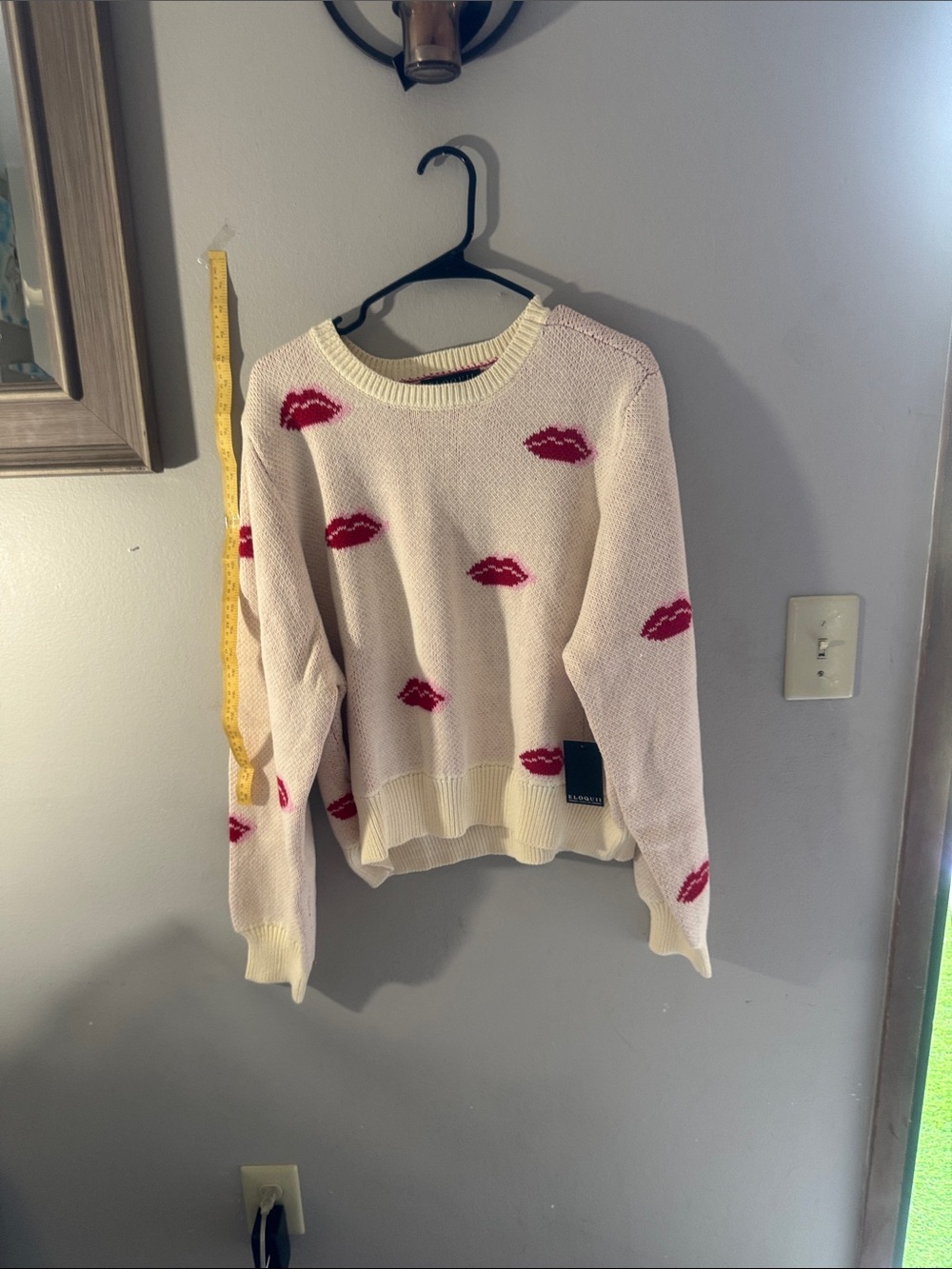 Cream Knit Sweater with Pink Lip Print - Picture 4 of 8